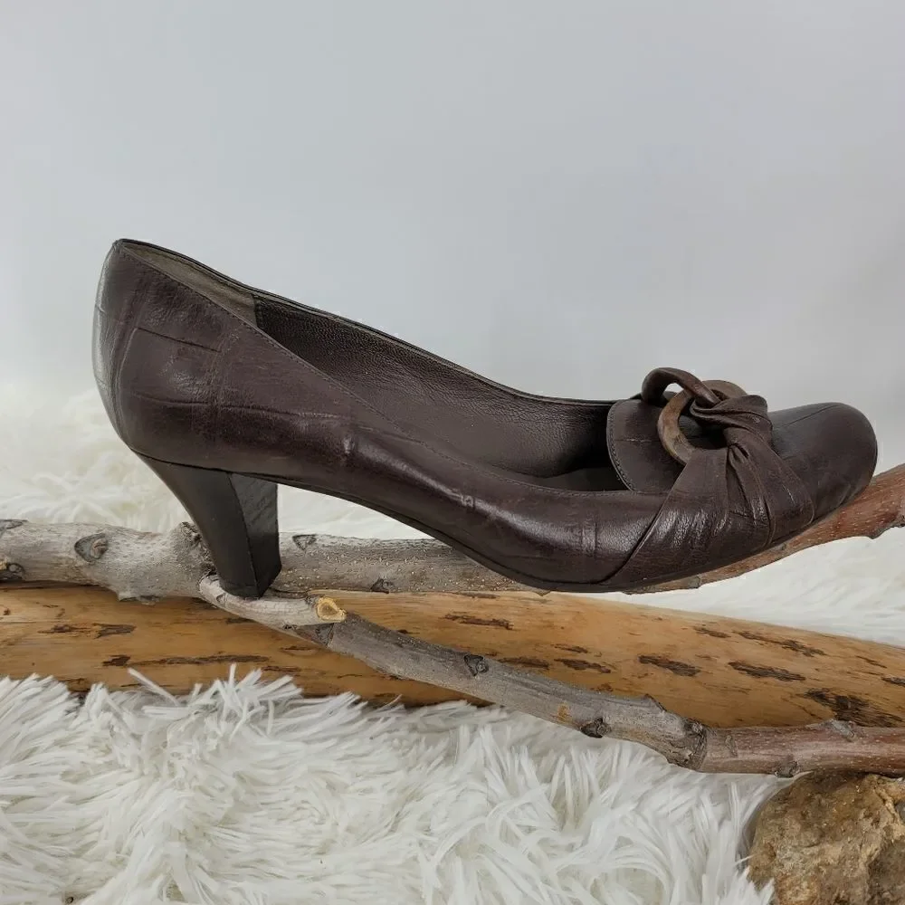 Henry Beguelin leather pumps with wood link accent (K)